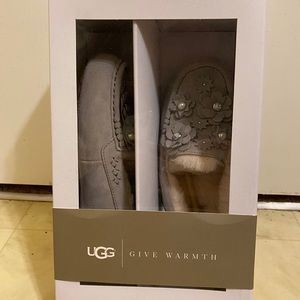 Never Worn In Box Ugg Slippers in Ansley (Grey)